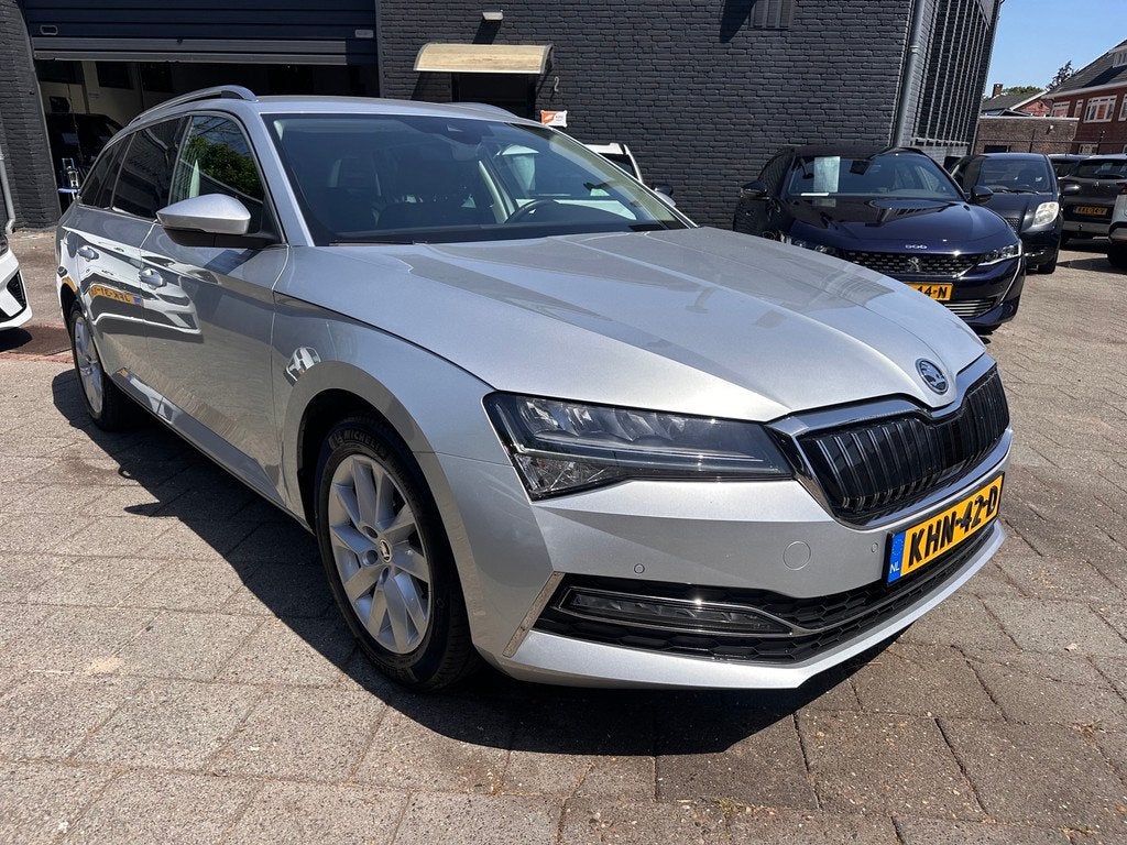 Skoda Superb Combi 1.4 TSI 218pk iV Business Edition|Virtual, Auto's, Skoda, Gebruikt, Zwart, 4 cilinders, Hybride Elektrisch/Benzine