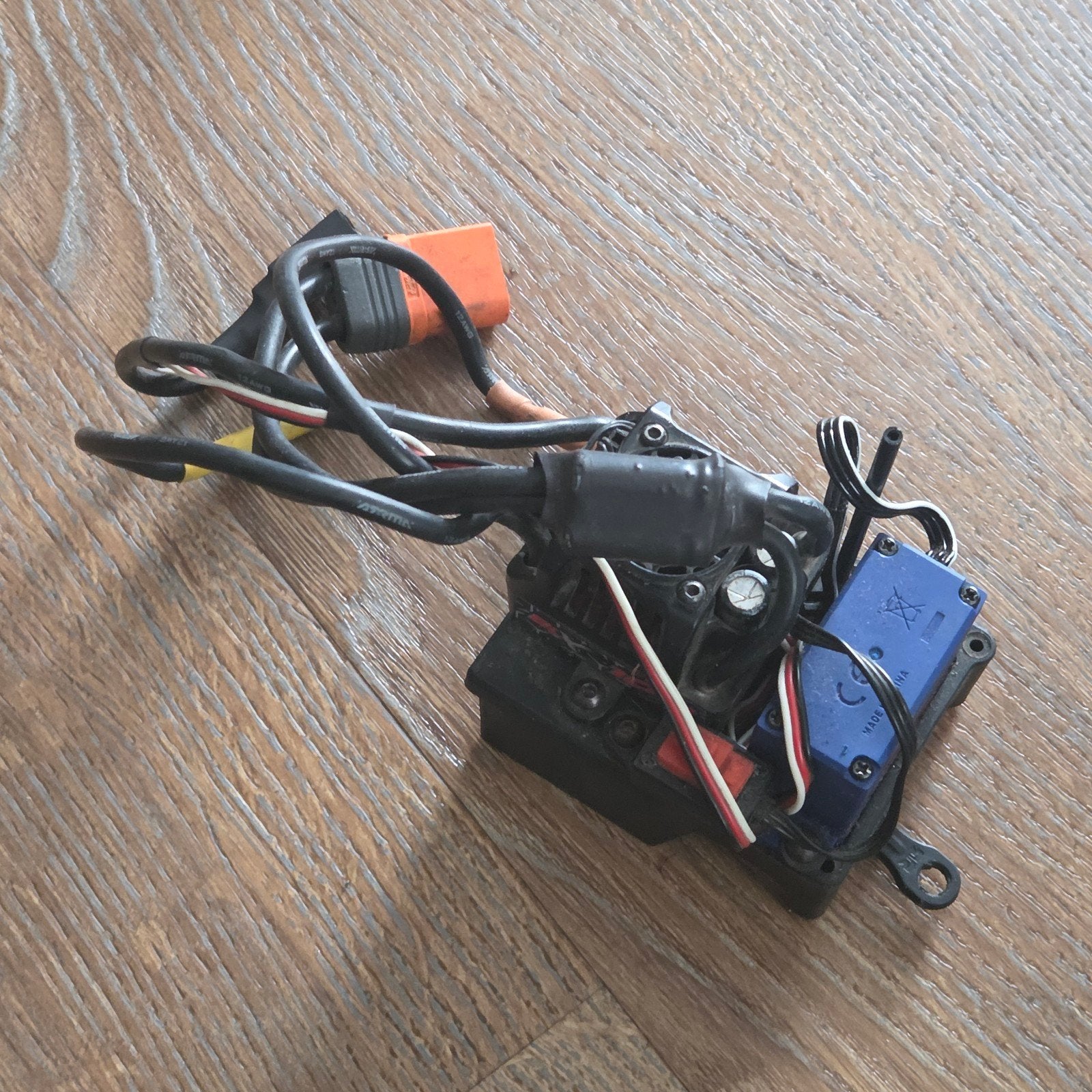 Arrma granite 4x4 blx 3s - (upgraded) servo, esc, fan setje, Hobby en Vrije tijd, Ophalen of Verzenden, Onderdeel