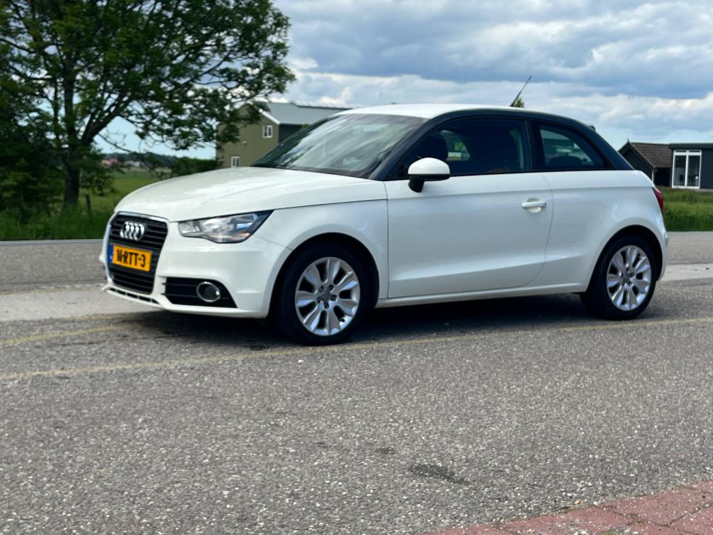 Audi A1 1.4 Tfsi 90KW S-tronic 7 Automaat 2011, Start-stop-systeem, A1, 4 cilinders, 4 stoelen