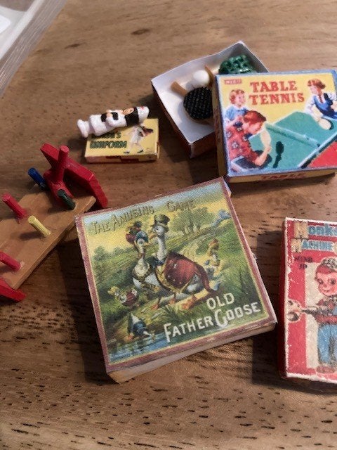 Nostalgisch gezelschapsspel doos, Verzamelen, Ophalen of Verzenden, Zo goed als nieuw, Poppenhuis