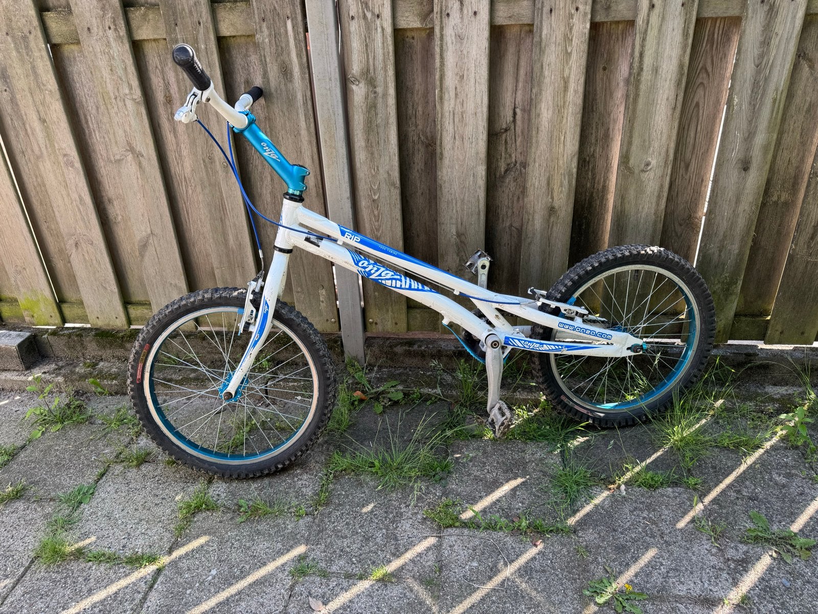 Trialfiets 20” Onza T-Pro trail bmx stunt 20 inch, Fietsen en Brommers, Ophalen, Gebruikt, Velgrem, Aluminium