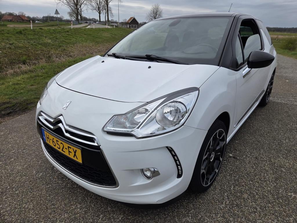 Citroën DS3 1.6 THP 2010 Wit, Auto's, 15 km/l, Zwart, Lederen bekleding, Leder en Stof