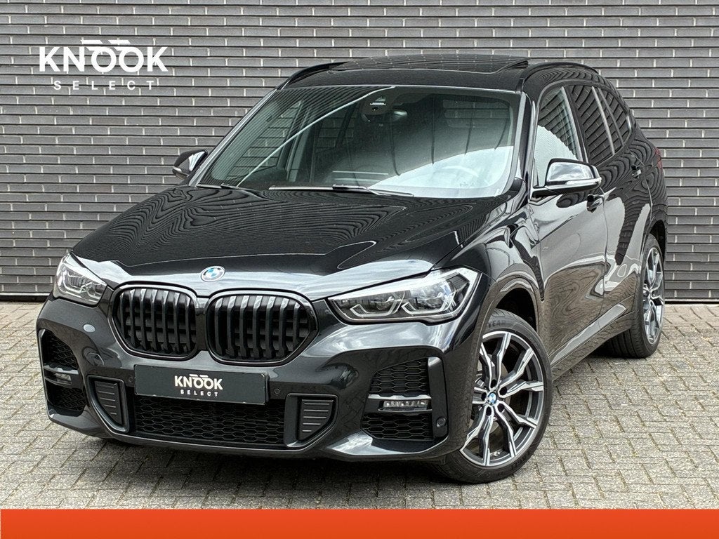 BMW X1 xDrive25e High Executive M Sport Pakket Automaat / Pa, Stof, Zwart, Plug-in hybride, Bedrijf