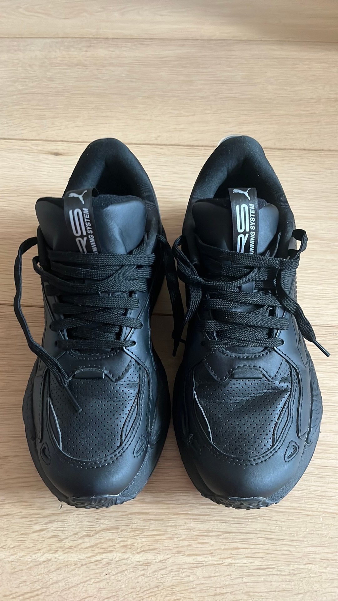 Puma RS-X sneakers zwart - Zo goed als nieuw, Kleding | Heren, Schoenen, Ophalen of Verzenden, Zo goed als nieuw, Zwart, Sneakers of Gympen