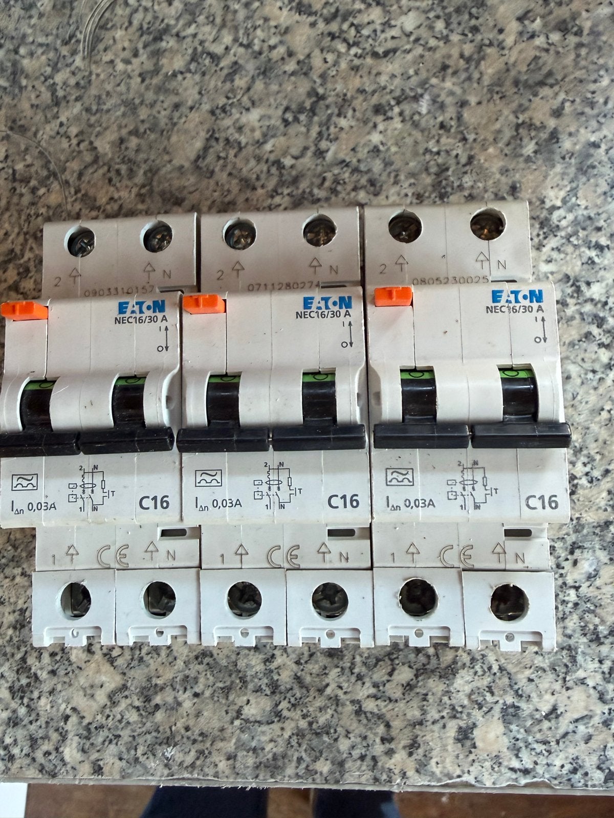 Eaton NEC16/30 A aardlekautomaten C16 (3 stuks), Ophalen of Verzenden, Gebruikt, Eaton, Aardlekautomaat