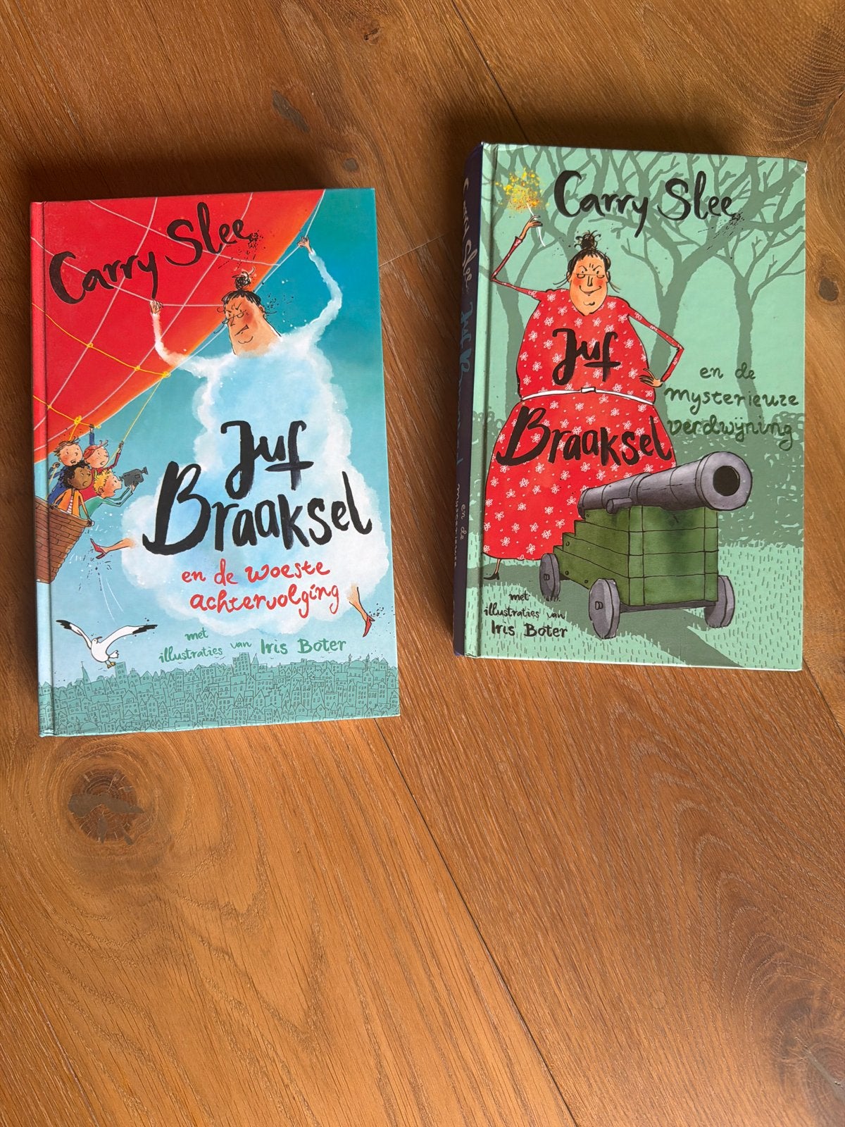 Carry Slee - Juf Braaksel boeken (2 stuks), Boeken, Ophalen of Verzenden, Zo goed als nieuw, Fictie