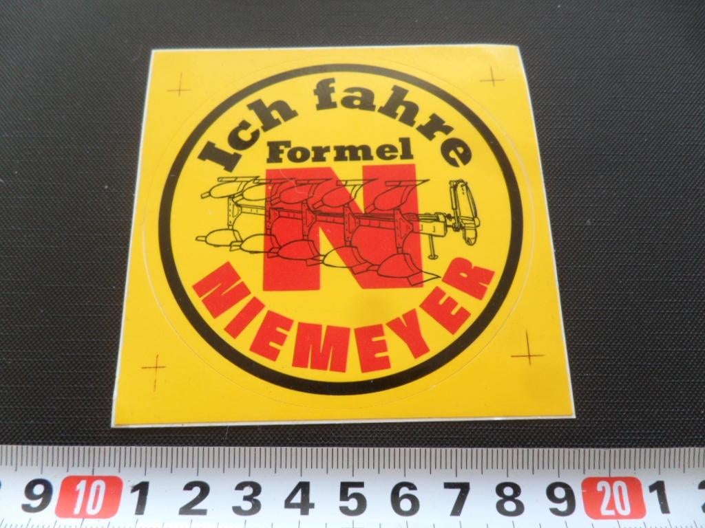 sticker ich fahre formel N NIEMEYER ploegen, Ophalen, Zo goed als nieuw
