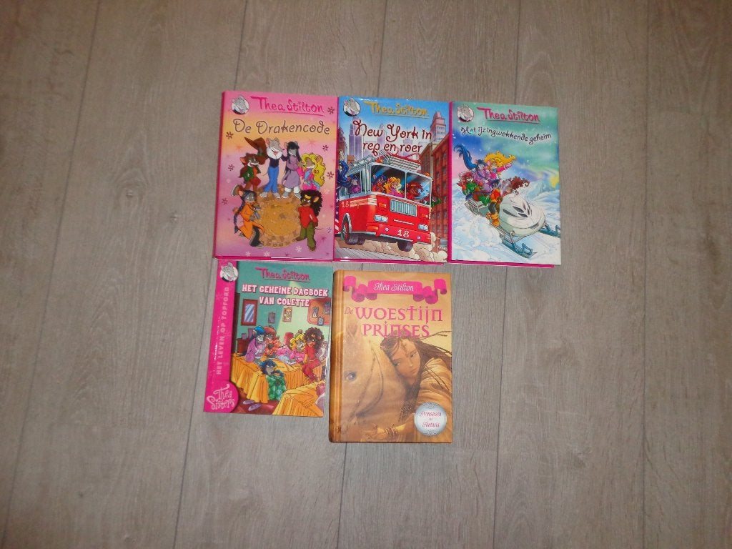 3 boeken van Thea Stilton, Boeken, Ophalen of Verzenden, Gelezen, Fictie algemeen