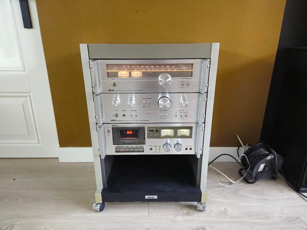 Akai Hifi Set -In originele rack-Nieuwe Verlichting & Belts, Ophalen, Tuner of Radio, Refurbished, Losse componenten