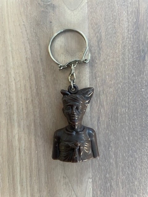 Sleutelhanger Lucullus in traditionele kledij, Ophalen of Verzenden, Gebruikt, Overige typen