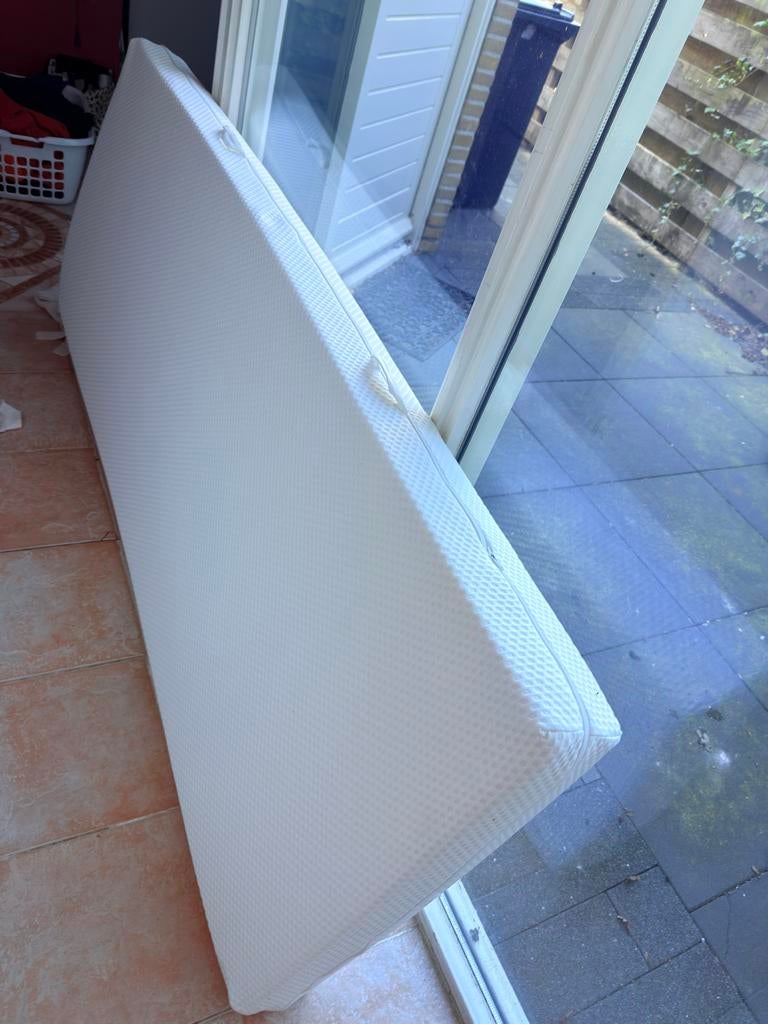 Gratis! Eenpersoons matras, zo goed als nieuw, Huis en Inrichting, Slaapkamer | Matrassen en Bedbodems, Eenpersoons, Ophalen of Verzenden