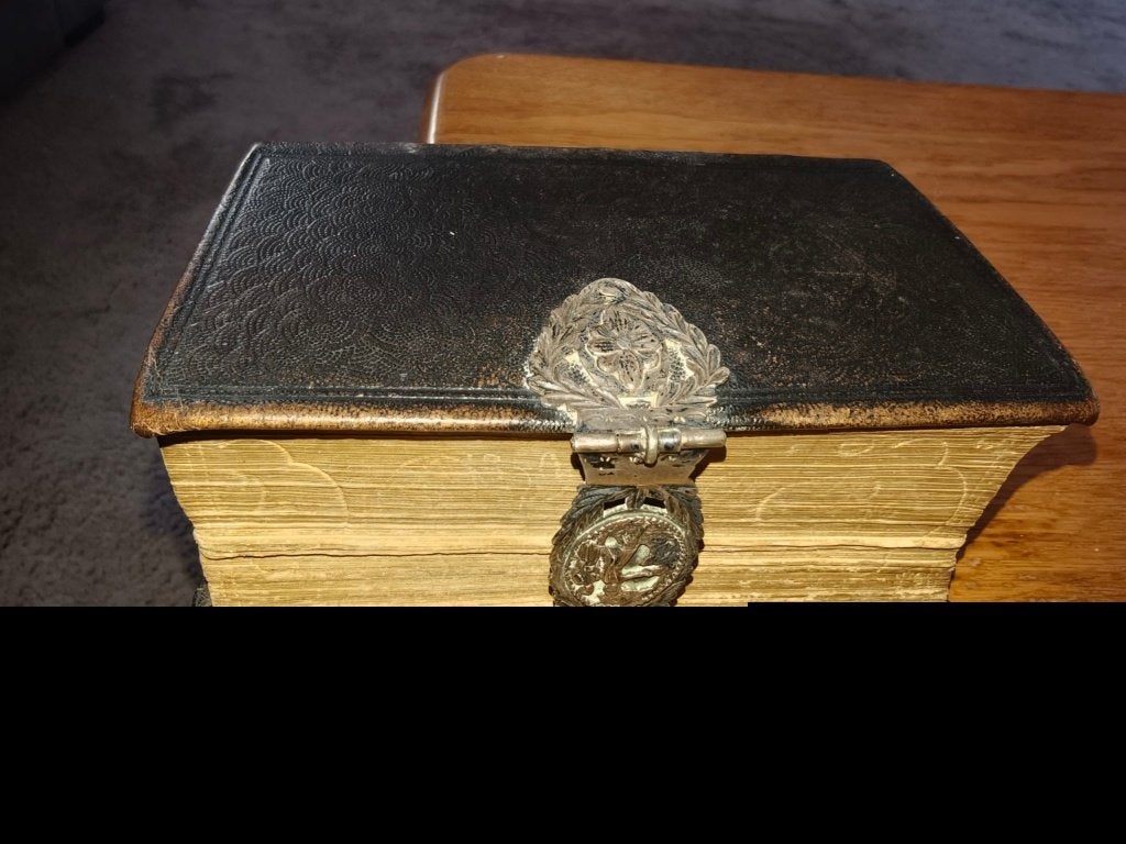 Antieke Bijbel 1878 met gekeurd zilveren beslag, Antiek en Kunst, Ophalen