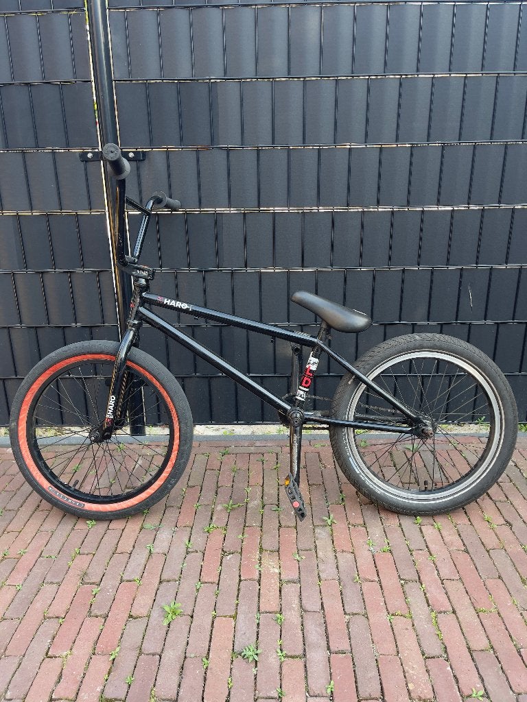 Fiets Haro BMX + helm, pomp en reserve binnenband, Gebruikt, Staal, Stuur 360° draaibaar, 20 tot 24 inch