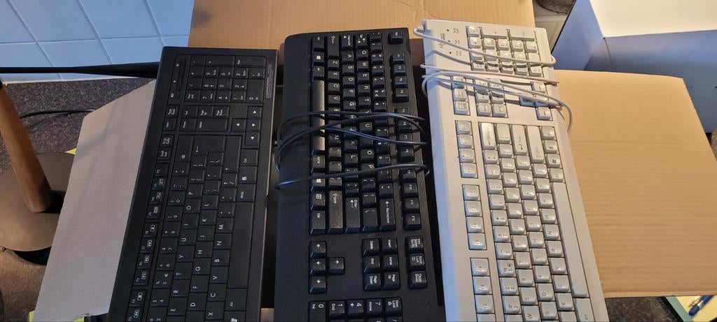 Keyboards fujitsu siemens een lenovo en een hp, Ophalen of Verzenden
