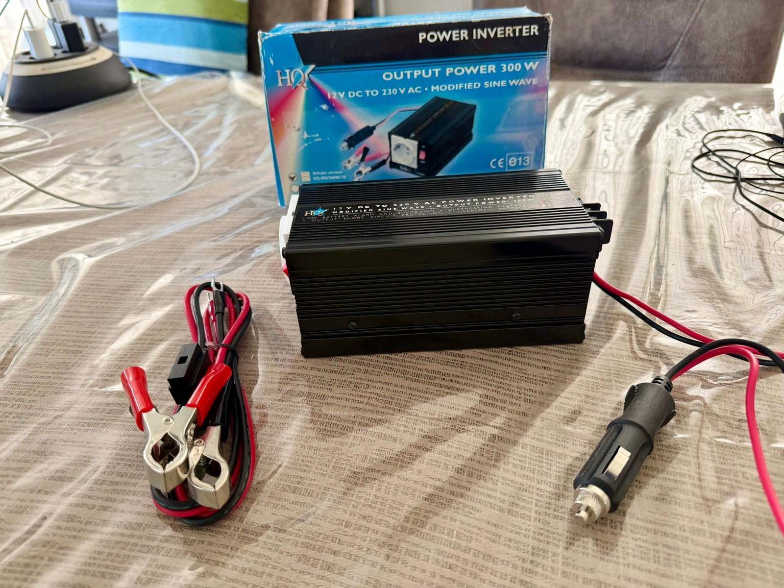 HQ Omvormer 300W 12V DC naar 230V AC - Auto/Boot, Ophalen of Verzenden, Zo goed als nieuw
