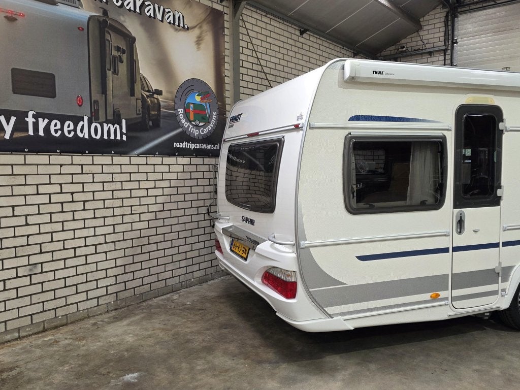 Foto 19 van Fendt Saphir 445 TFB 2012 / Frans bed/ Rondzit/ Mover