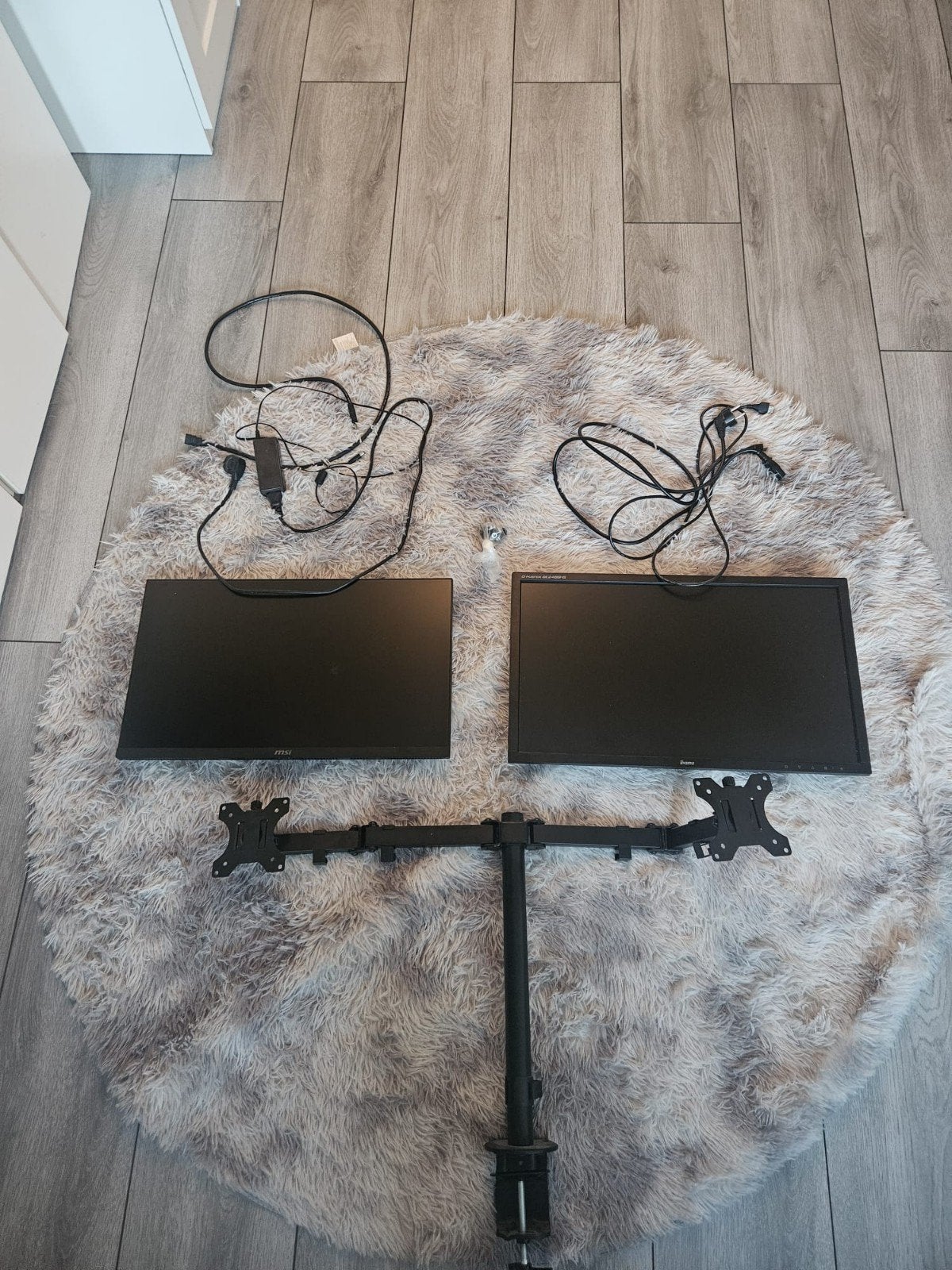 Monitorarm + 2x 24 inch beeldscherm, Computers en Software, Monitoren, Gebruikt, Onbekend, Full HD, In hoogte verstelbaar