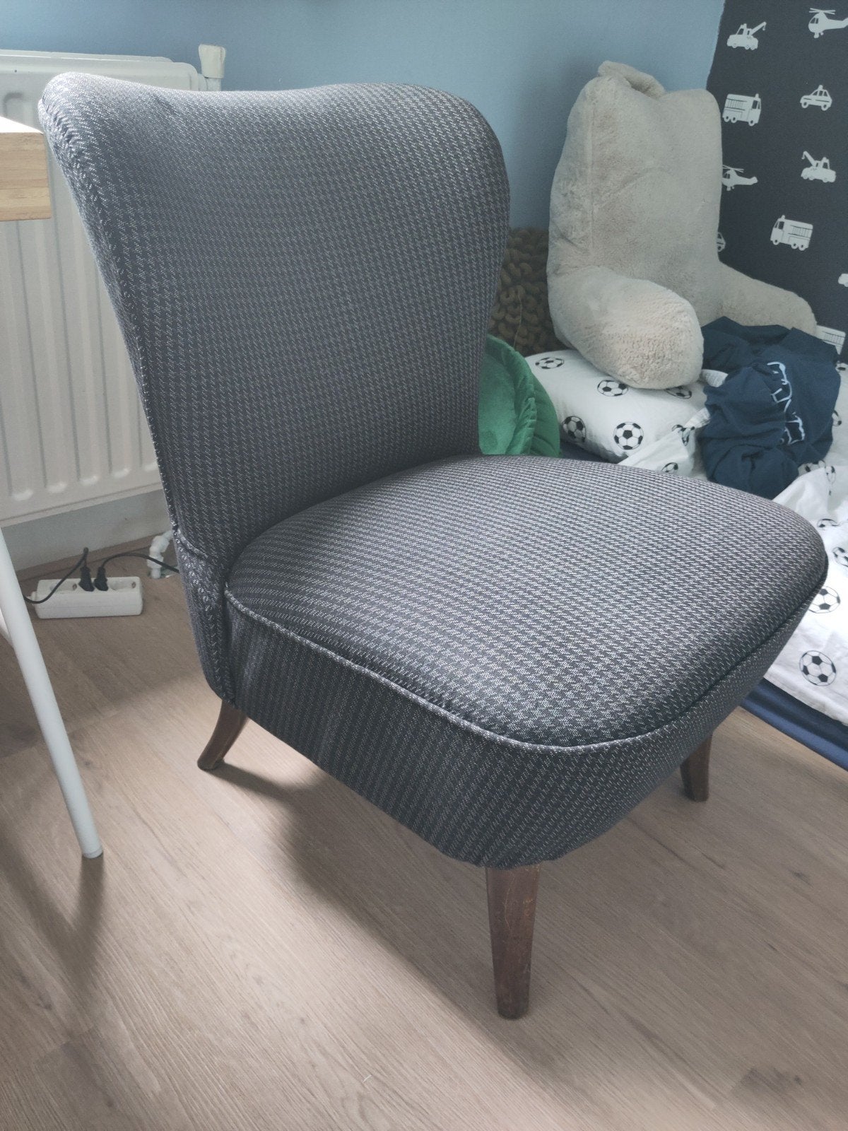 Stoer laag fauteuiltje, Huis en Inrichting, Fauteuils, Ophalen of Verzenden, Zo goed als nieuw, 75 tot 100 cm