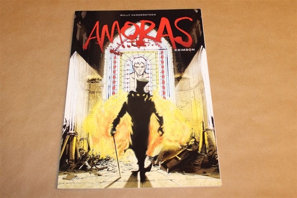 Amoras - Deel 3 Krimson - Willy Vandersteen, Boeken, Stripboeken, Eén stripboek, Ophalen of Verzenden, Zo goed als nieuw