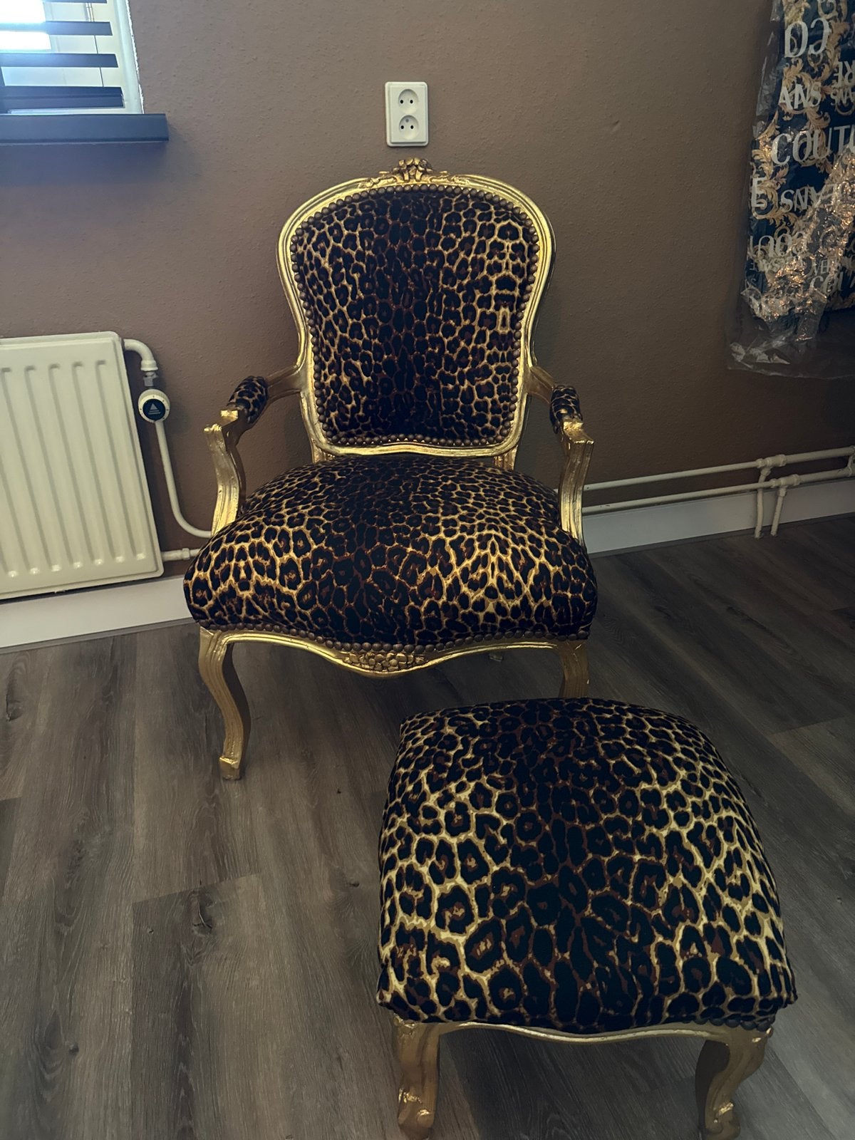 Barok fauteuil met poef - Luipaardprint, Huis en Inrichting, Ophalen, Overige kleuren, Zo goed als nieuw, Eén