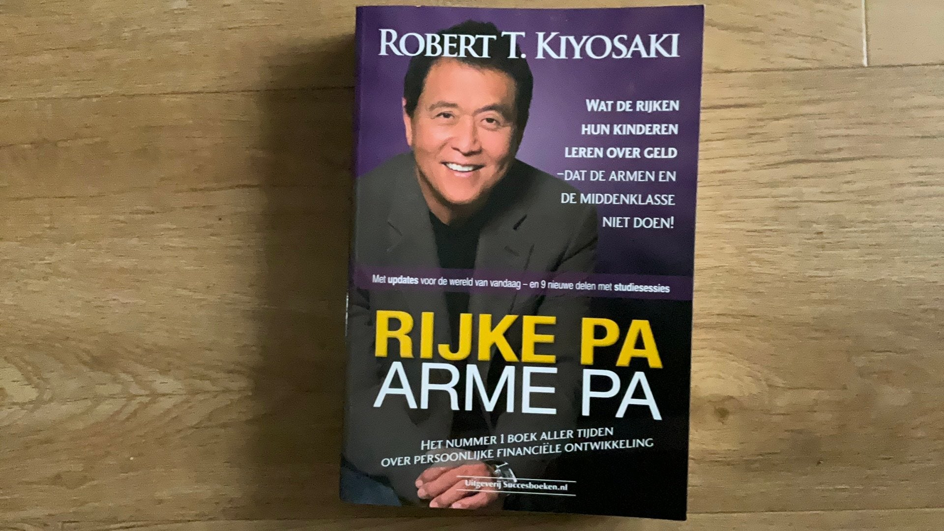 Boek Rijke Pa Arme Pa zgan, Boeken, Ophalen, Zo goed als nieuw, Nederland