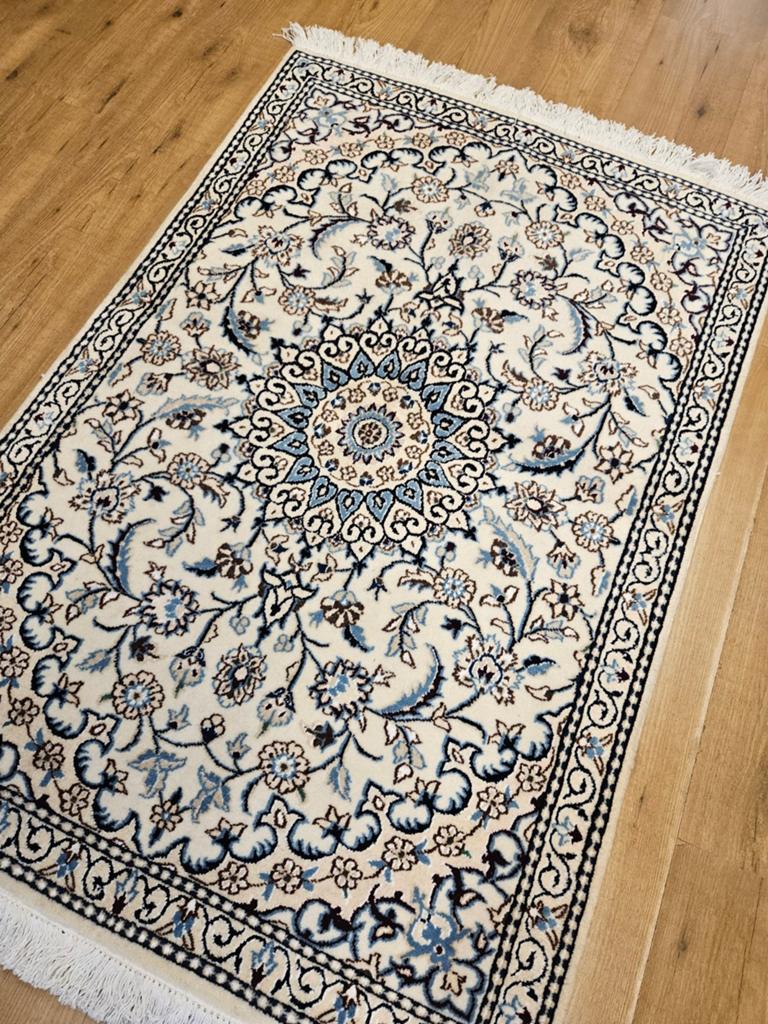 Vintage handgeknoopt perzisch tapijt nain 9la 141x88, Tweedehands, 100 tot 150 cm, Perzisch, Rechthoekig