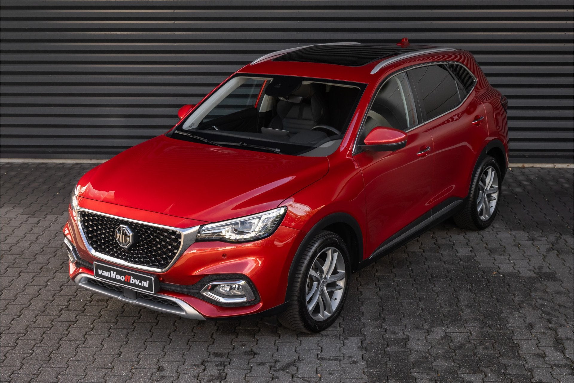 MG EHS 1.5 TGDI Luxury Pano- Carplay - Trekhaak (bj 2022), Gebruikt, 4 cilinders, 258 pk, 1500 cc