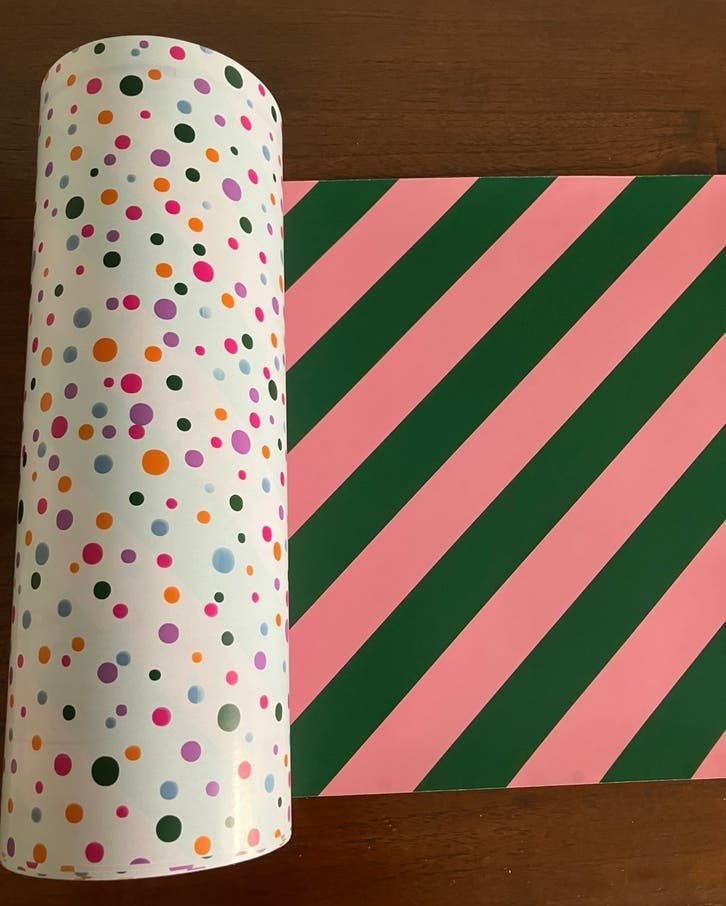 Dubbelzijdig inpakpapier roze groen gestreept met stippen, Diversen, Cadeaupapier, Ophalen of Verzenden, Nieuw