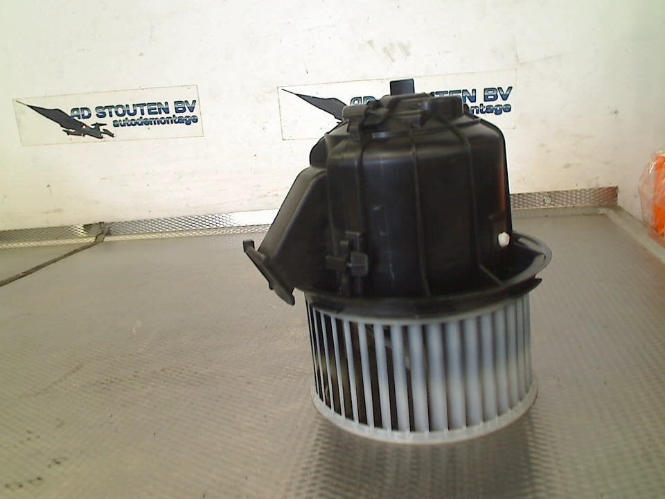 Kachel Ventilatormotor Opel Crossland (X) 2018 hb613001, Gebruikt, Bahnhofsplatz, Rüsselsheim am Main 65423, , Duitsland, Opel