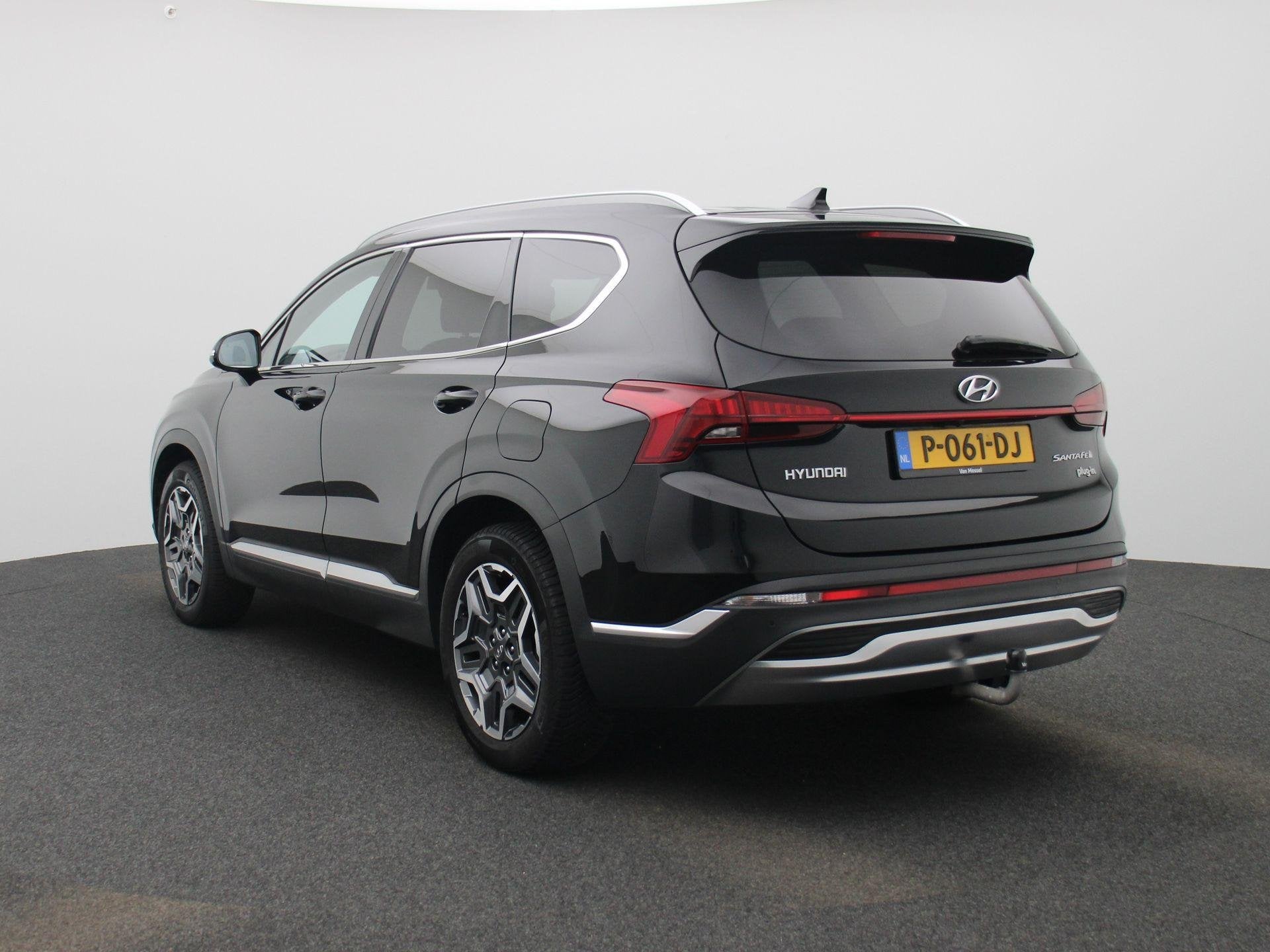 Hyundai Santa Fe 1.6 T-GDI PHEV Comfort Smart | AWD | Trekha, Auto's, Gebruikt, 4 cilinders, Zwart, Bedrijf