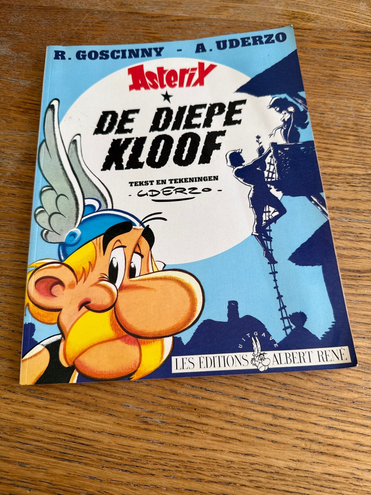 Asterix: De Diepe Kloof - vlaamse editie, Boeken, Eén stripboek, Ophalen of Verzenden, Gelezen