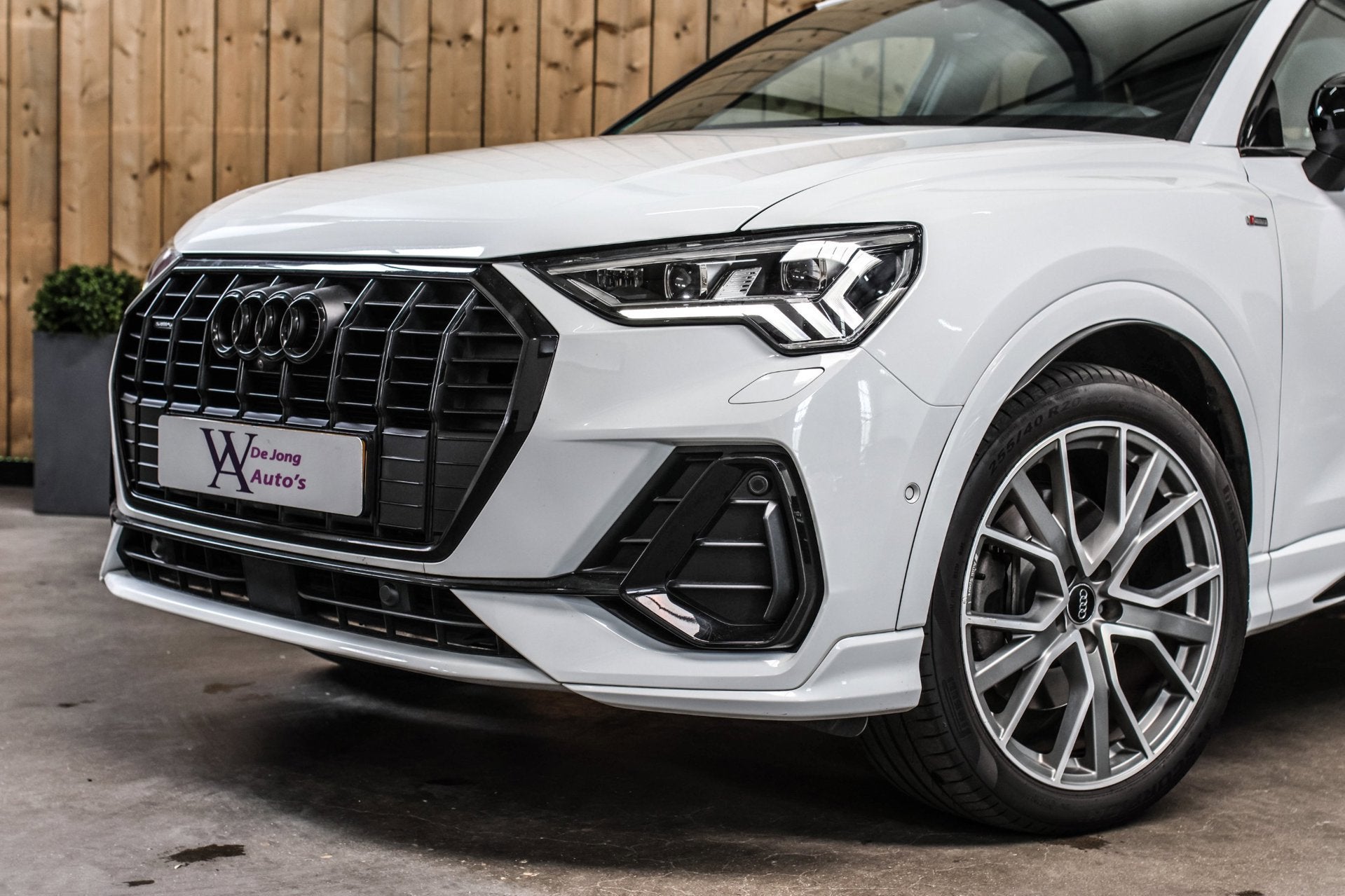Foto 5 van Audi Q3 40 TFSI Quattro S-Line *Pano*360 Camera*Keyless*Trek
