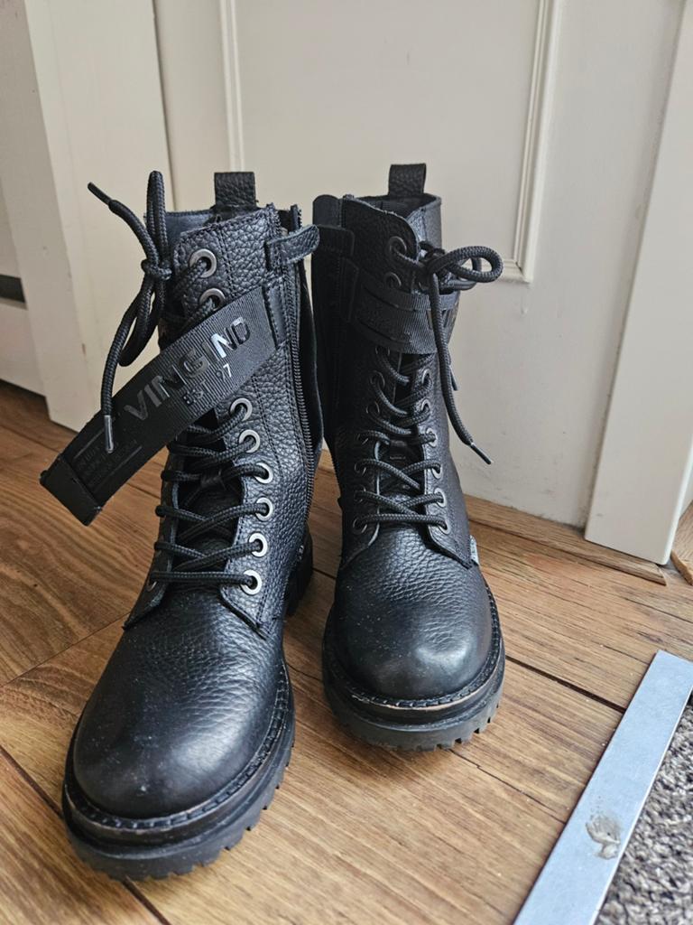 Vingino schoenen maat 33 - Zwarte leren boots, Kinderen en Baby's, Kinderkleding | Schoenen en Sokken, Gebruikt, Jongen of Meisje