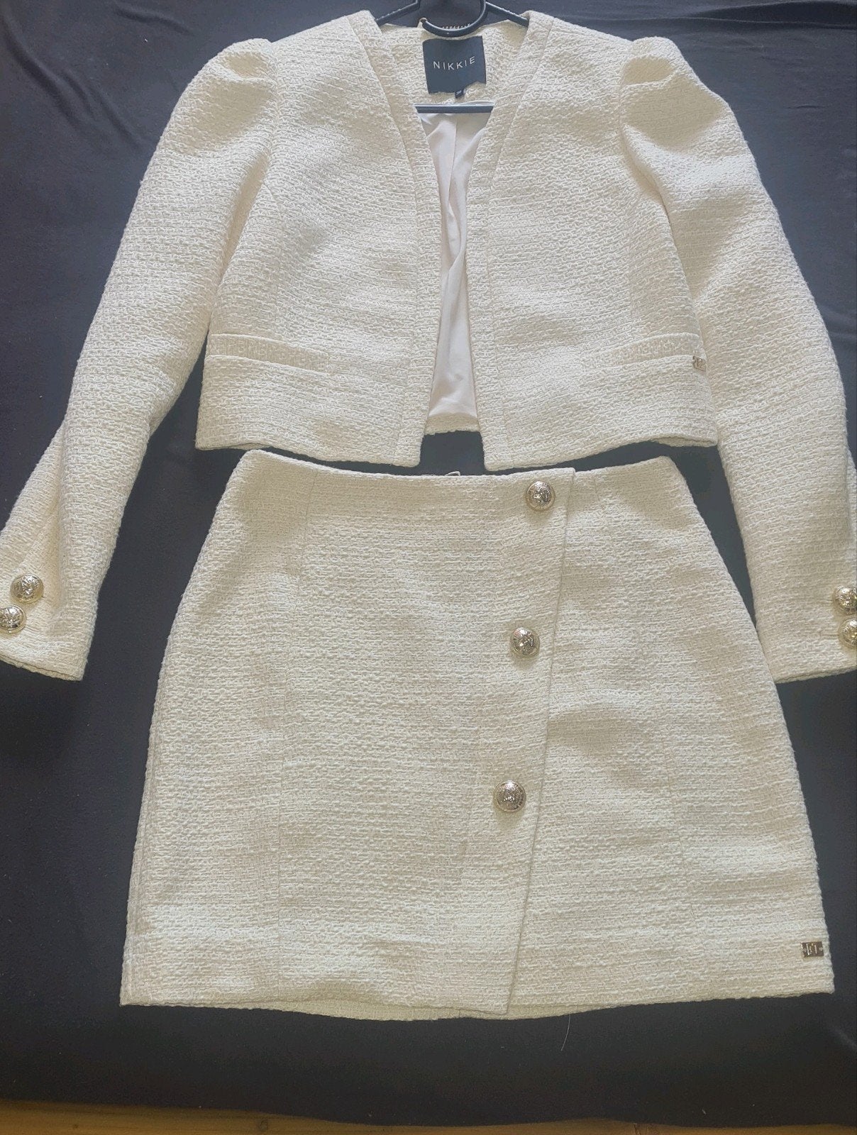 Nikkie Nelly Skirt en Blazer Set - Ongebruikt, Kostuum of Pak, Overige kleuren, Nieuw, Ophalen of Verzenden