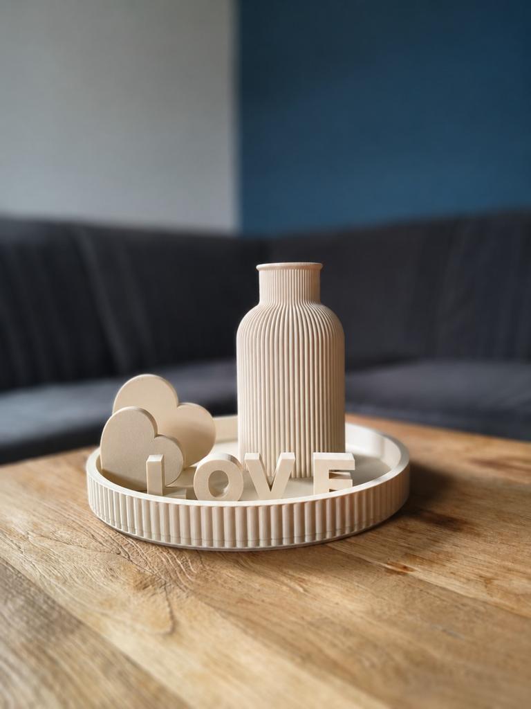 Decoratieve set: vaas, dienblad, harten en 'LOVE' 3D geprint, Beige, Nieuw, Kunststof, Ophalen of Verzenden