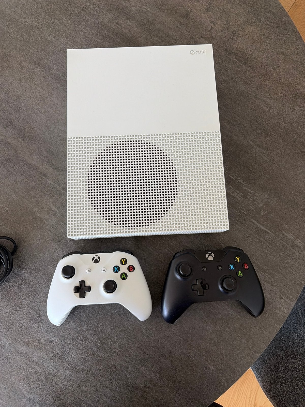 Xbox One S met 2 controllers, Spelcomputers en Games, 500 GB, Met 2 controllers, Xbox One S, Ophalen of Verzenden