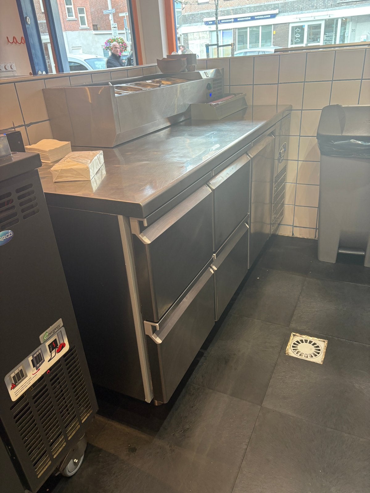 Koelwerkbank, Ophalen, Koelen en Vriezen