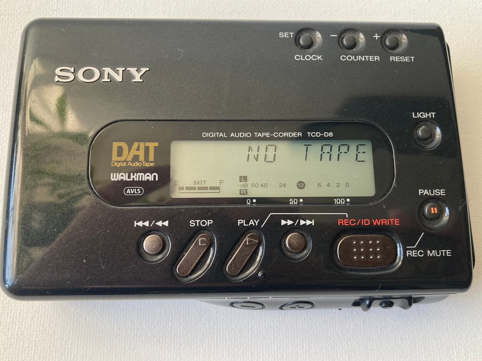 Sony DAT Walkman model TCD-D8 Zonder Tape en zonder adapter, Ophalen, Walkman