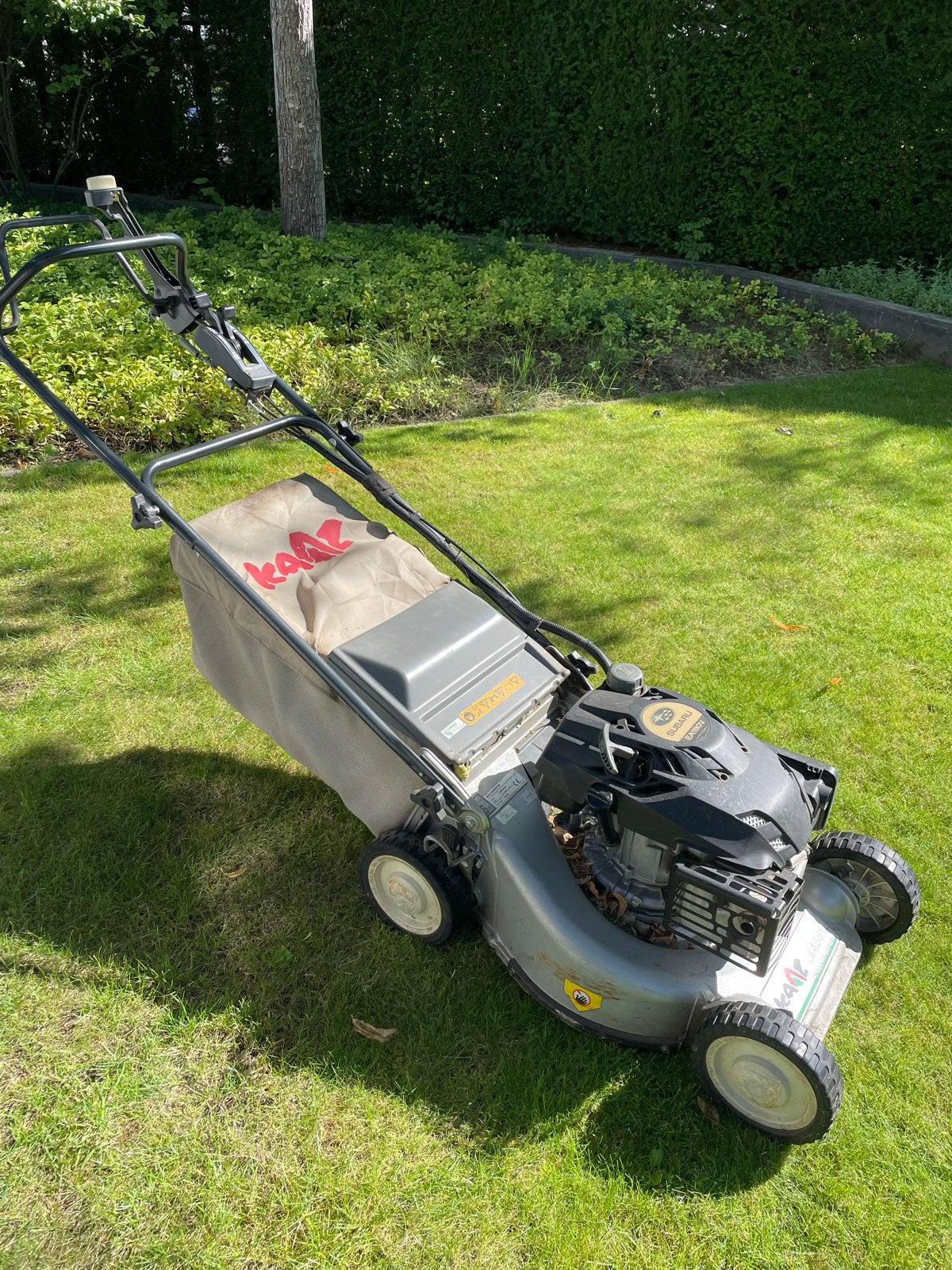 Kaaz LM4861SX Benzine Grasmaaier met Subaru Motor, Cirkelmaaier, Gebruikt, Ophalen of Verzenden, 40 t/m 49 cm