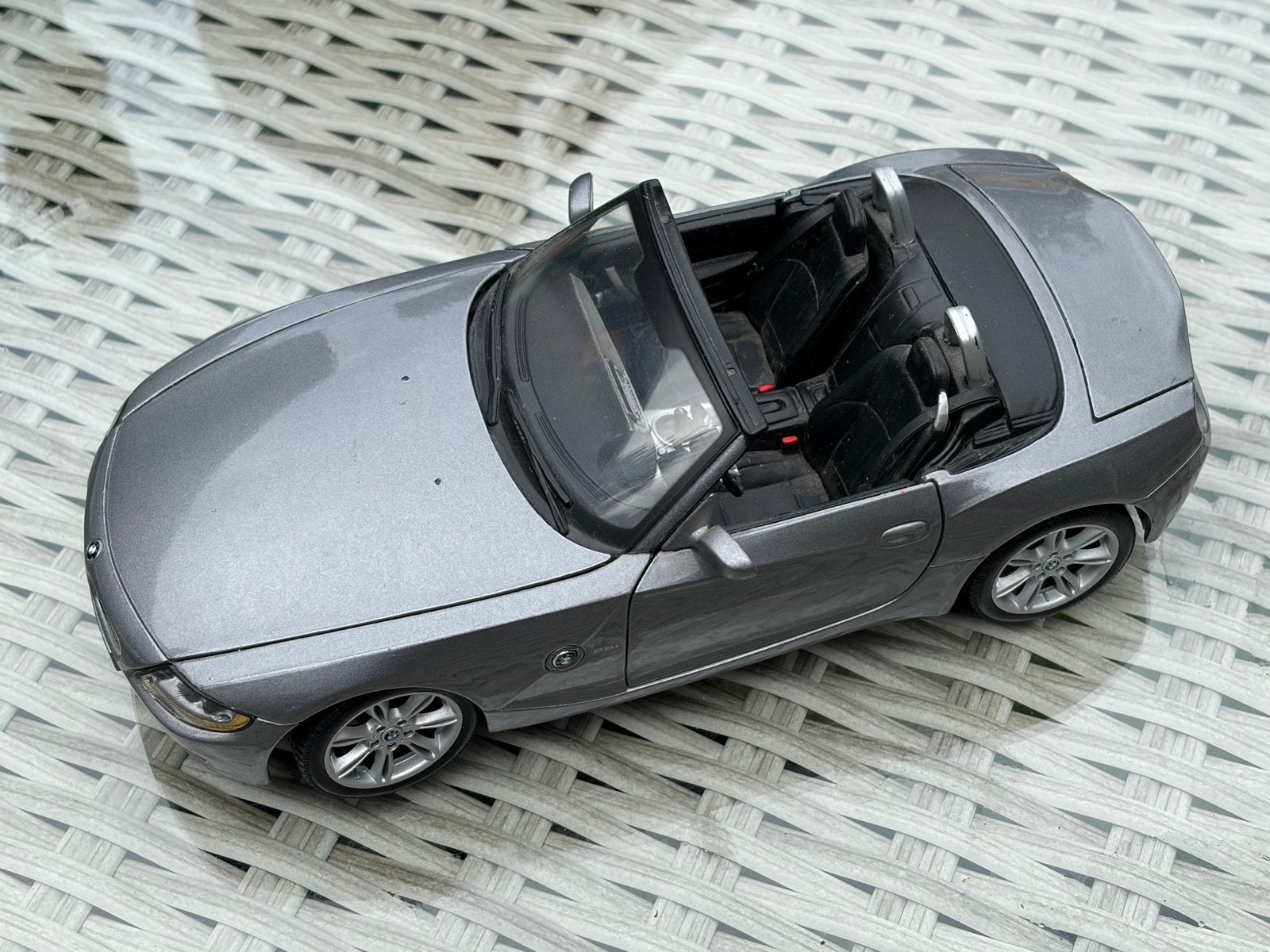 Modelauto BMW Z4 1:18 - Zonder doos, Ophalen of Verzenden, Gebruikt, Auto, Maisto