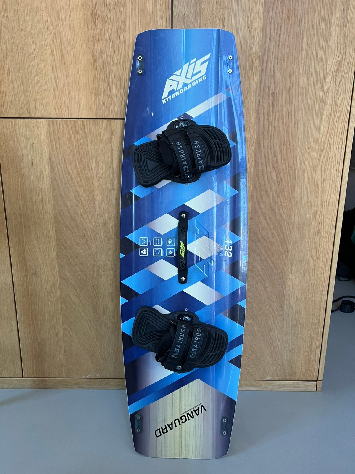 Kiteboard AXIS 132, Watersport en Boten, Kitesurfen, Ophalen, Gebruikt, Twintip, Kiteboard
