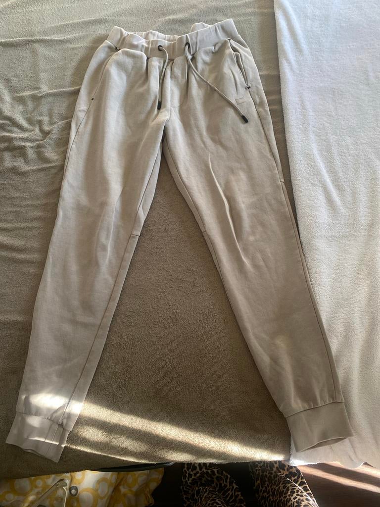 Tommy Hilfiger Joggingbroek - Beige, Ophalen of Verzenden, Zo goed als nieuw, Maat 46 (S) of kleiner, Beige