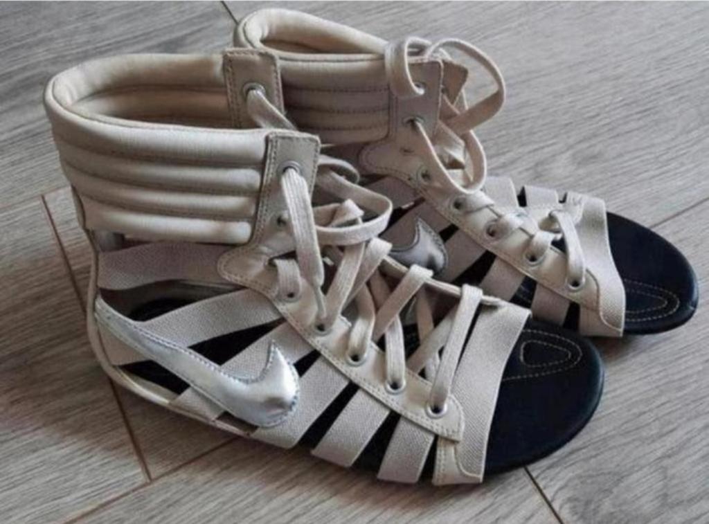 Sandalen van Nike maat 38 collectors item, Ophalen of Verzenden, Nieuw, Overige typen