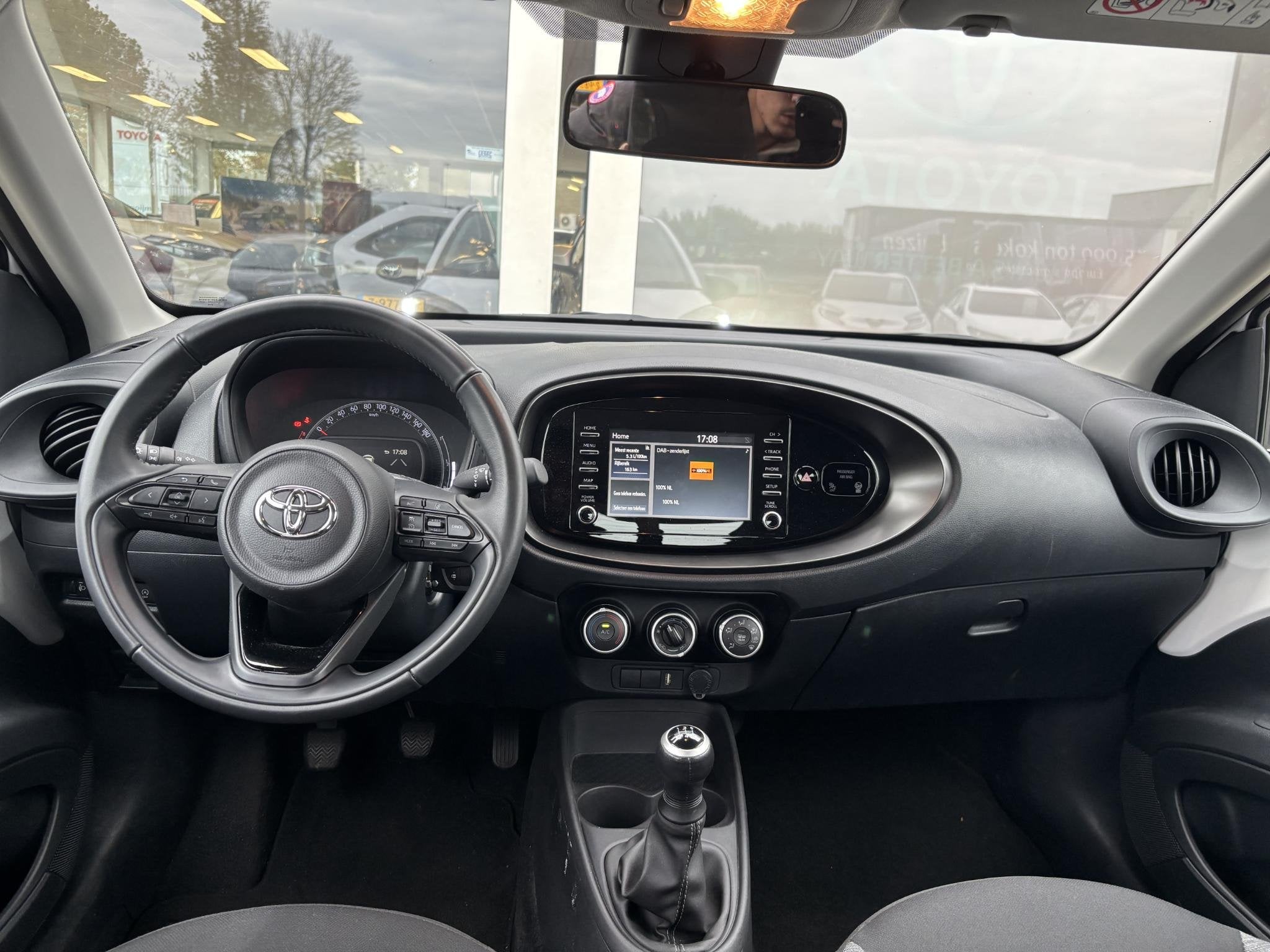 Toyota Aygo X 1.0 VVT-i MT Play | Apple Carplay/Android auto, Auto's, Toyota, Stof, Gebruikt, 920 kg, 4 stoelen