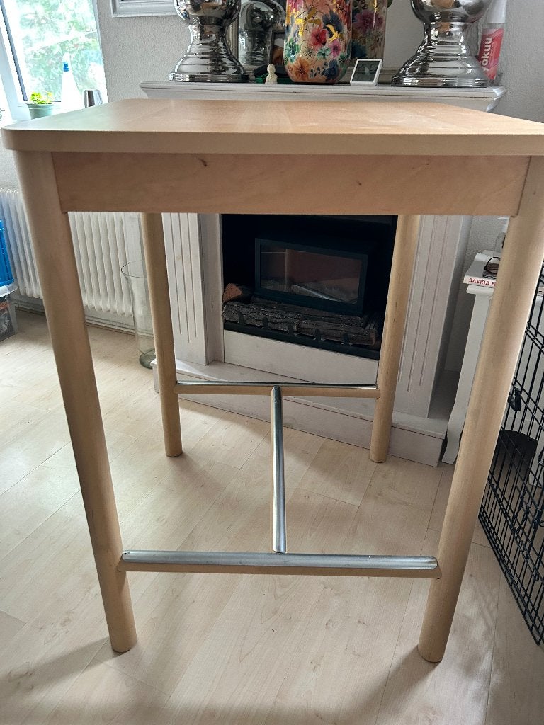 bartafel incl. 2 wit/grijze stoelen, Ophalen, Zo goed als nieuw, Inclusief barstoelen
