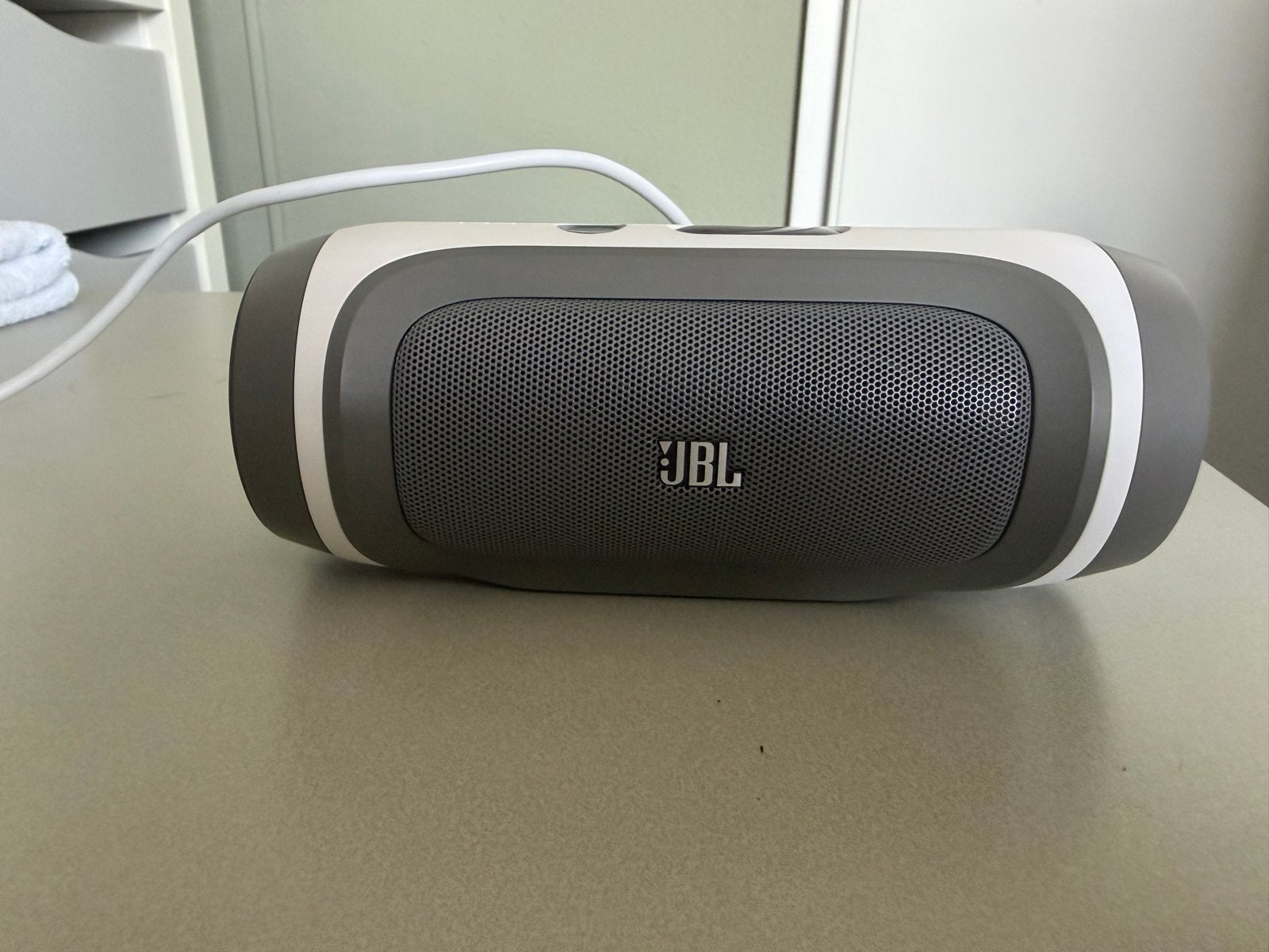 JBL Charge Draagbare Bluetooth Speaker - Grijs/Wit, Ophalen, Gebruikt, JBL, Draagbare speaker