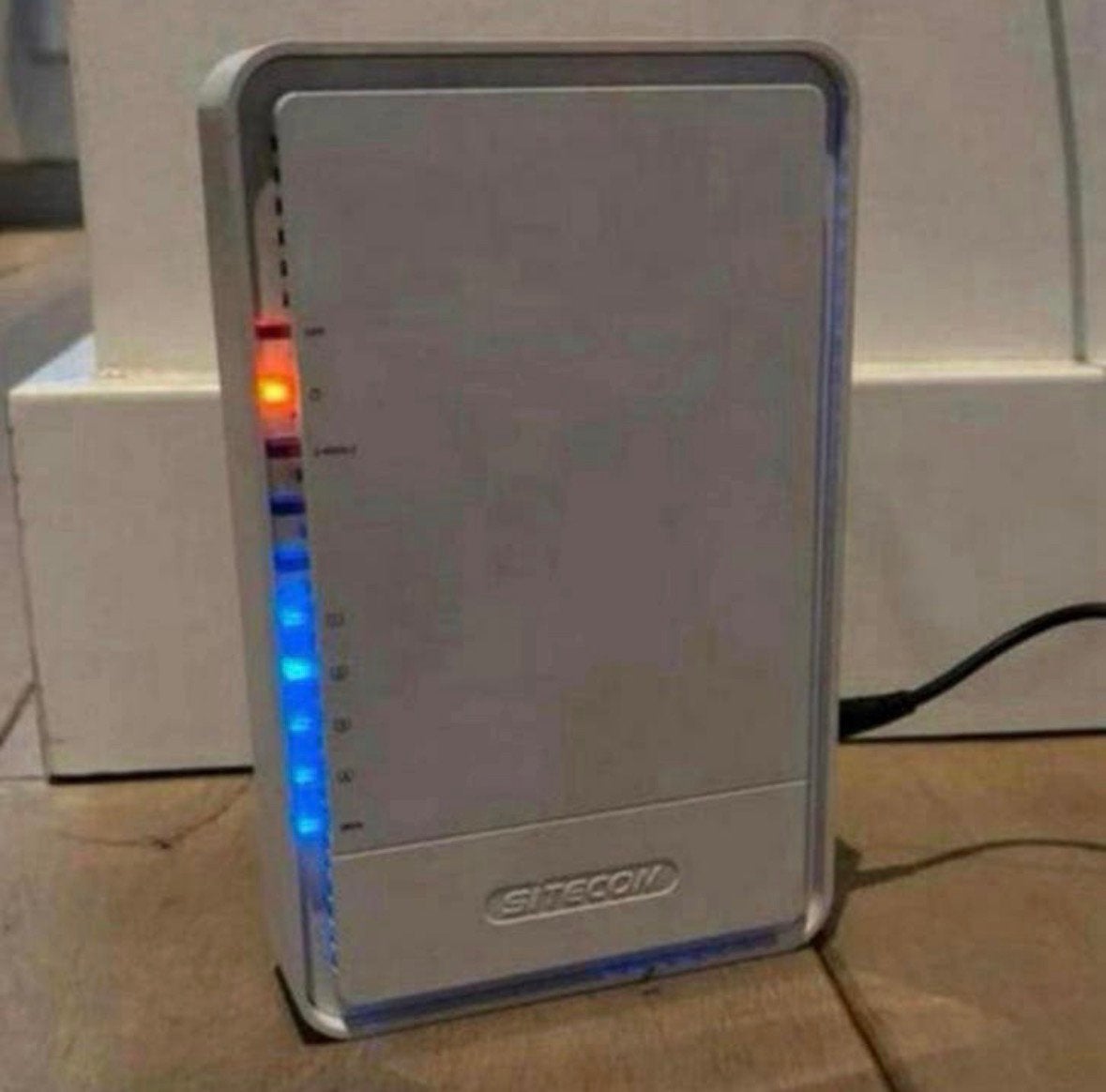 Sitecom WLR-4004 V1 003|N300 router, Computers en Software, Ophalen of Verzenden, Gebruikt, Router met modem