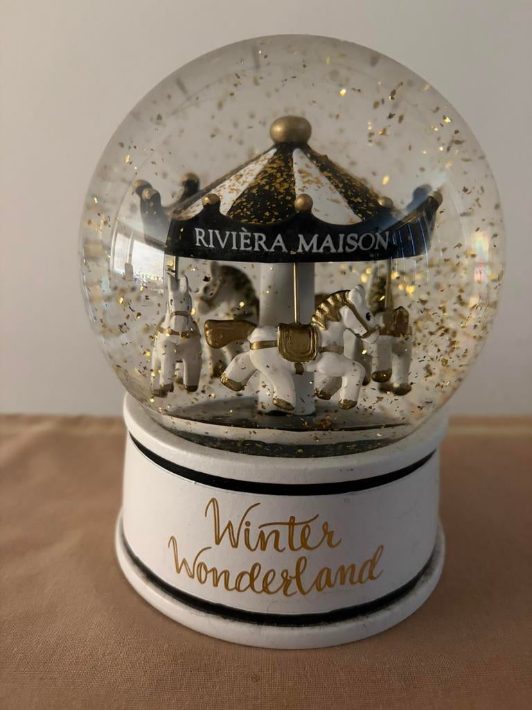 Riviera Maison snowglobe winter wonderland, Ophalen, Zo goed als nieuw
