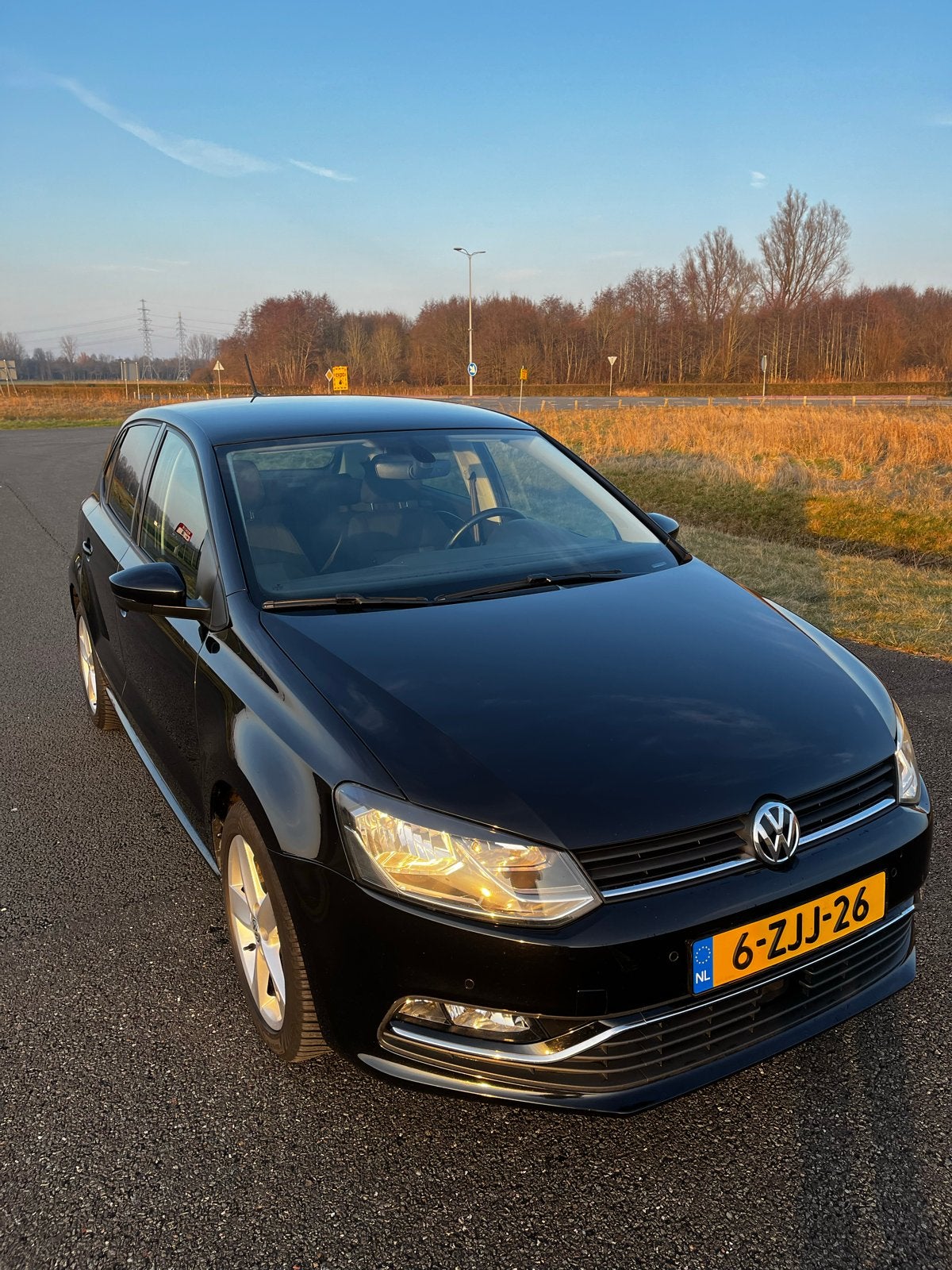 Volkswagen Polo 1.2 TSI highline 66KW 2015 Zwart, 40 €/maand, 4 cilinders, Zwart, Origineel Nederlands