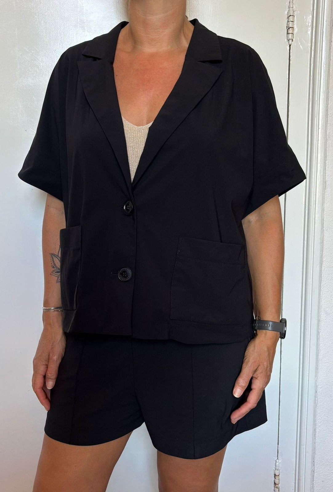 Colbert korte mouw, maat L studio anneloes, Kleding | Dames, Zwart, Maat 42/44 (L), Ophalen of Verzenden, Zo goed als nieuw